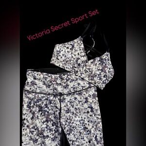 Victoria's Secret Rare Stars Sport Bra and Leggings in multi color Pattern